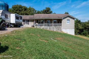 885 N Ridgecrest Rd, Luttrell, TN 37779