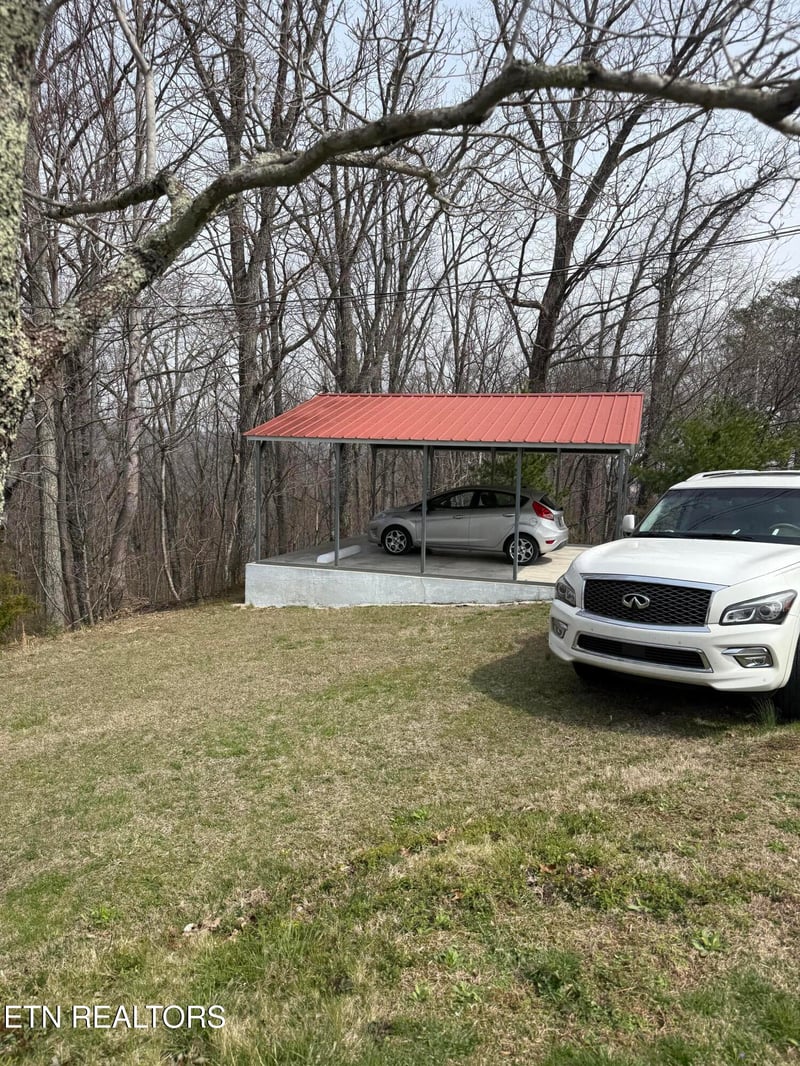 886 Mountain Rd, Caryville, TN 37714