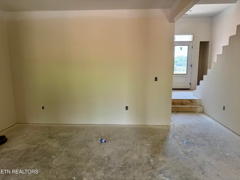 8861 Dancing Bear Ln, Knoxville, TN 37923