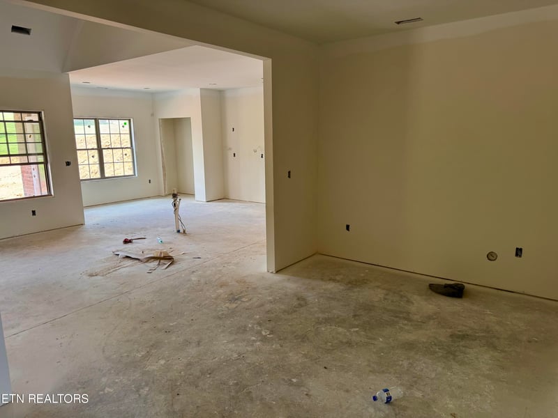 8861 Dancing Bear Ln, Knoxville, TN 37923