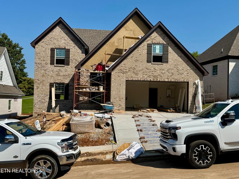 8861 Dancing Bear Ln, Knoxville, TN 37923