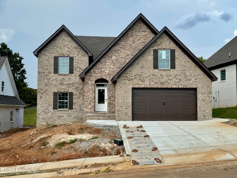 8861 Dancing Bear Ln, Knoxville, TN 37923