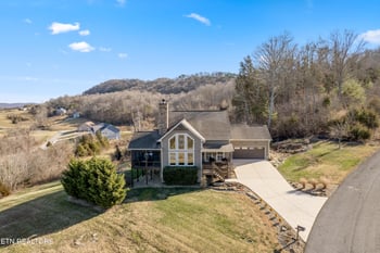 888 Garfield Ln, Sharps Chapel, TN 37866