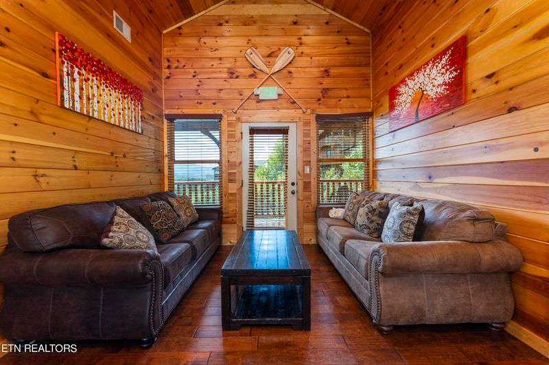888 Great Smoky Way, Gatlinburg, TN 37738