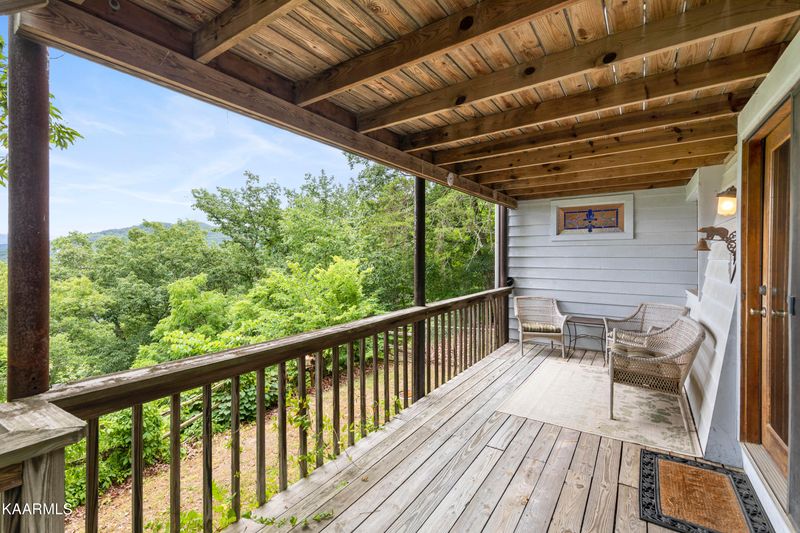 889 Lloyd Husky Rd, Pigeon Forge, TN 37863