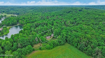 89 Crockett Cir, Crossville, TN 38572