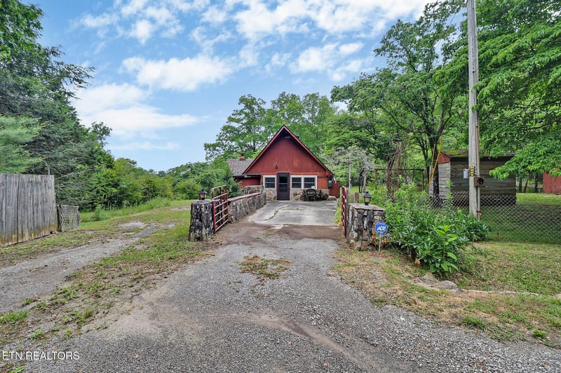 89 Crockett Cir, Crossville, TN 38572