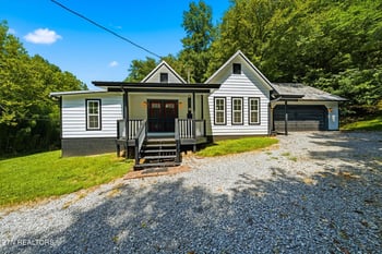890 Indian Gap Rd, Sevierville, TN 37876