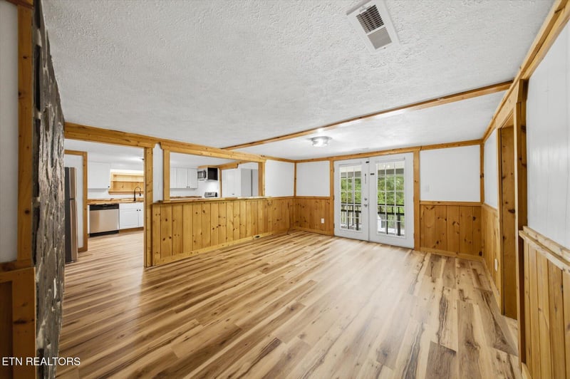 890 Indian Gap Rd, Sevierville, TN 37876