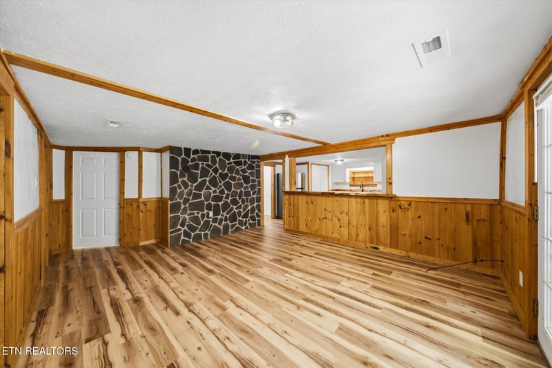 890 Indian Gap Rd, Sevierville, TN 37876