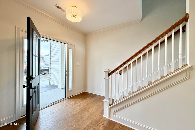 8906 Queensdale Ln, Knoxville, TN 37924