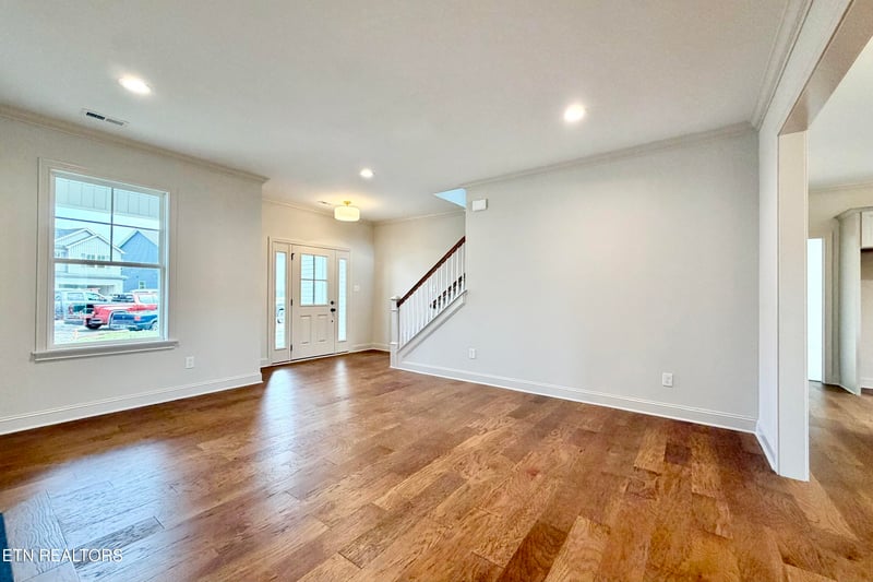 8906 Queensdale Ln, Knoxville, TN 37924