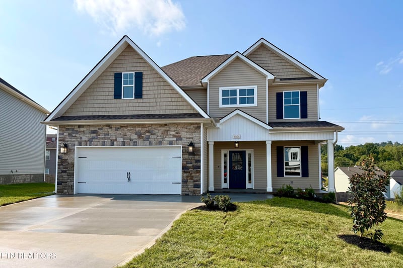 8906 Queensdale Ln, Knoxville, TN 37924