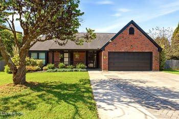 8908 Mill Run Dr, Knoxville, TN 37922