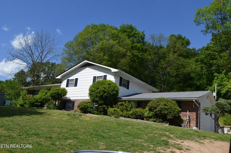 8909 W Emory Rd, Knoxville, TN 37931