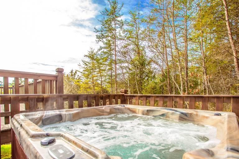 891 Lake View Loop, Sevierville, TN 37876