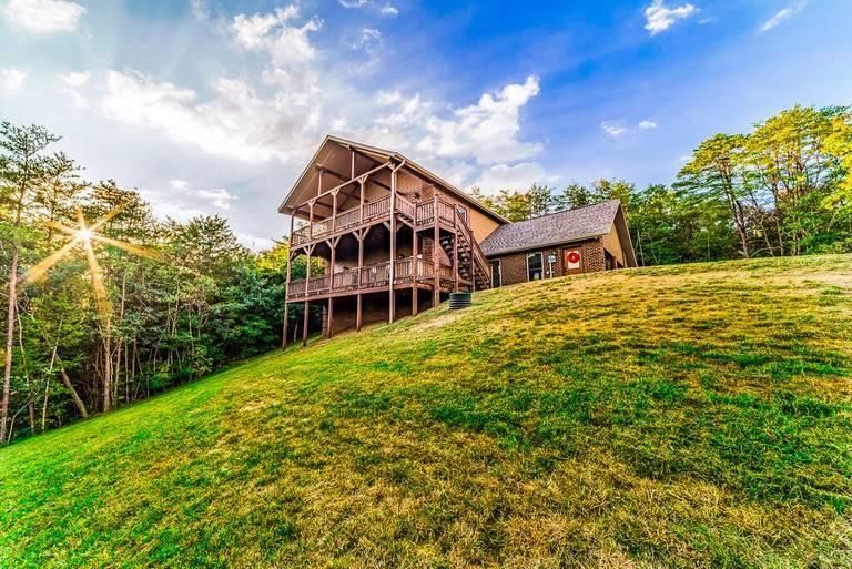 891 Lake View Loop, Sevierville, TN 37876