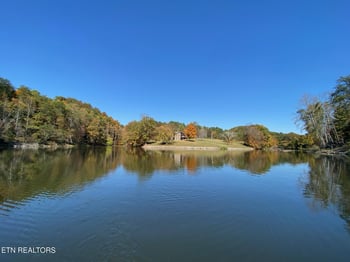 891 Ness Ln, Greenback, TN 37742