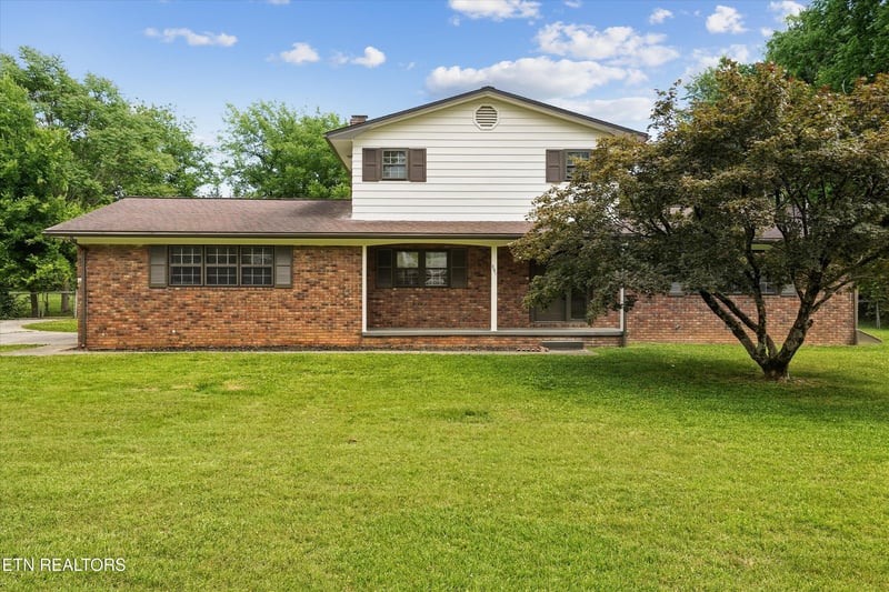 891 W Cunningham St, Alcoa, TN 37701