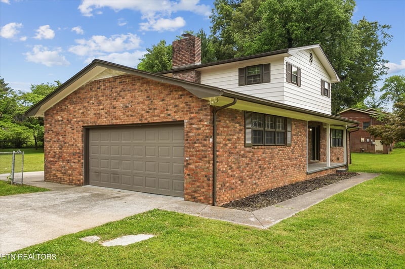 891 W Cunningham St, Alcoa, TN 37701