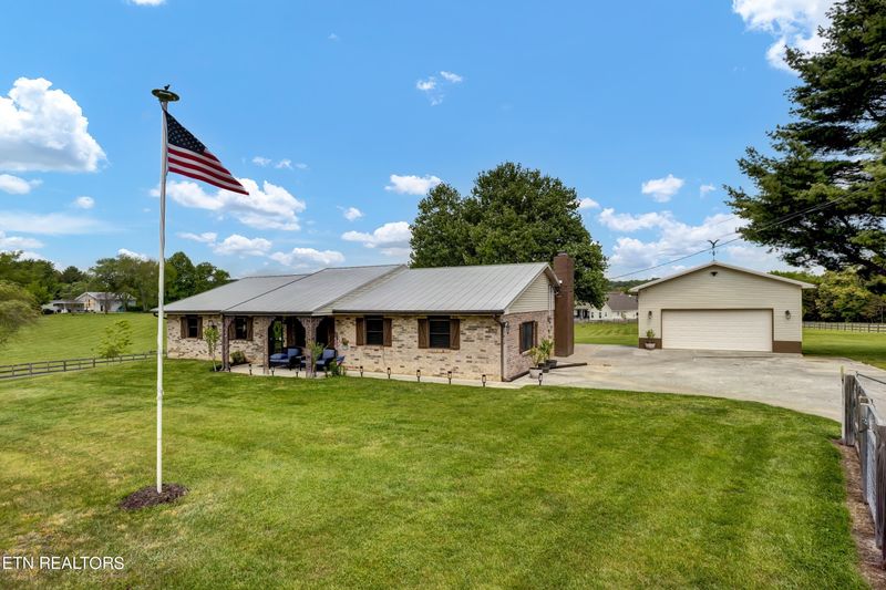 8913 Garrison Dr, Knoxville, TN 37931