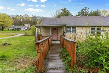 8914 Three Points Rd, Mascot, TN 37806