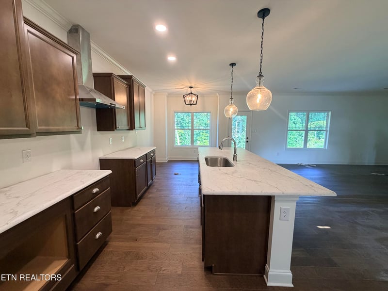 8915 Twisted Willow Ln, Knoxville, TN 37931
