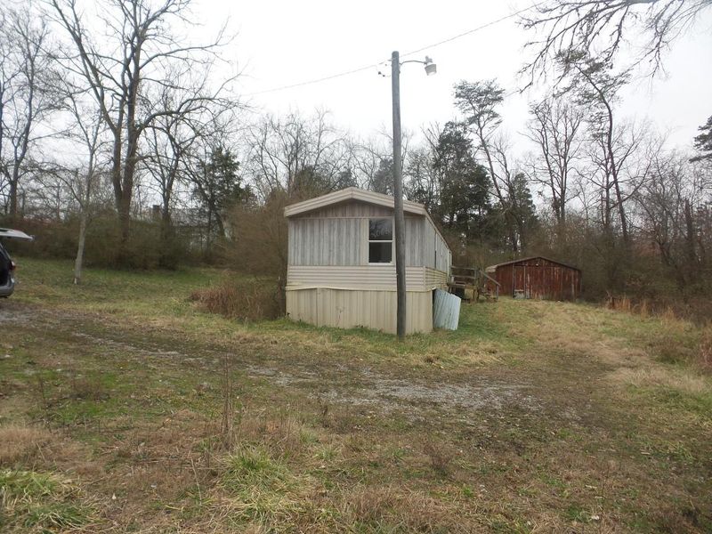 8917 Curtis Rd, Strawberry Plains, TN 37871