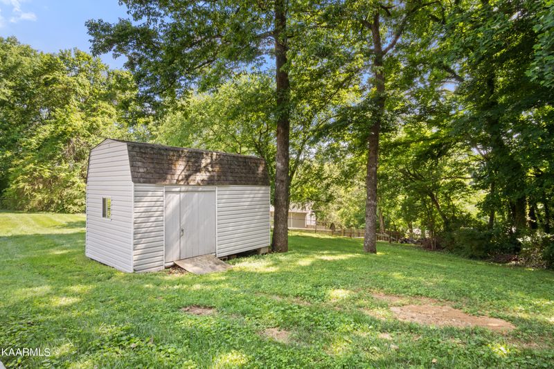 8917 Ripon Cir, Knoxville, TN 37923