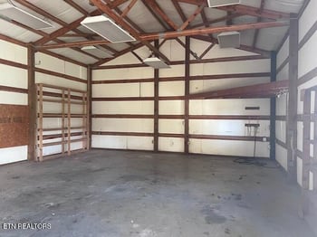 8917 Three Points Rd, Mascot, TN 37806