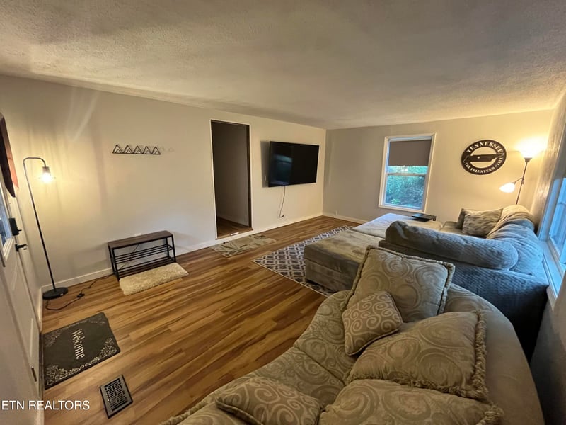 8922 Pedigo Road Rd, Powell, TN 37849