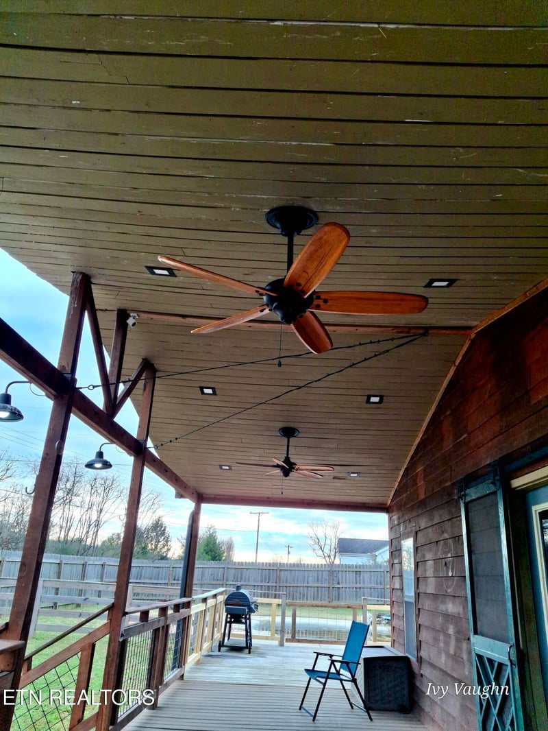 893 Brushy Valley Rd, Heiskell, TN 37754