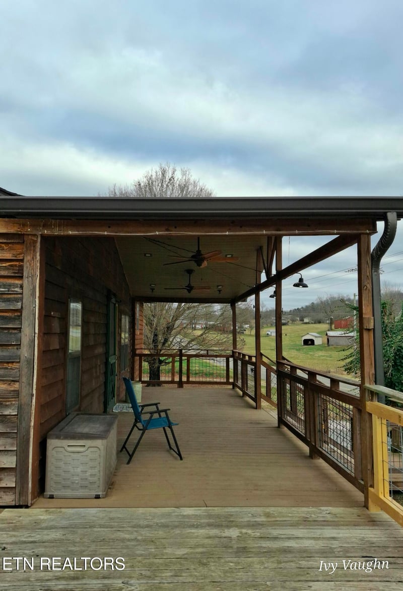 893 Brushy Valley Rd, Heiskell, TN 37754