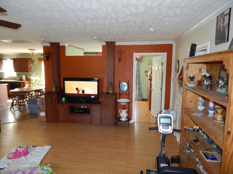 893 Earl Jones Rd, Crossville, TN 38555