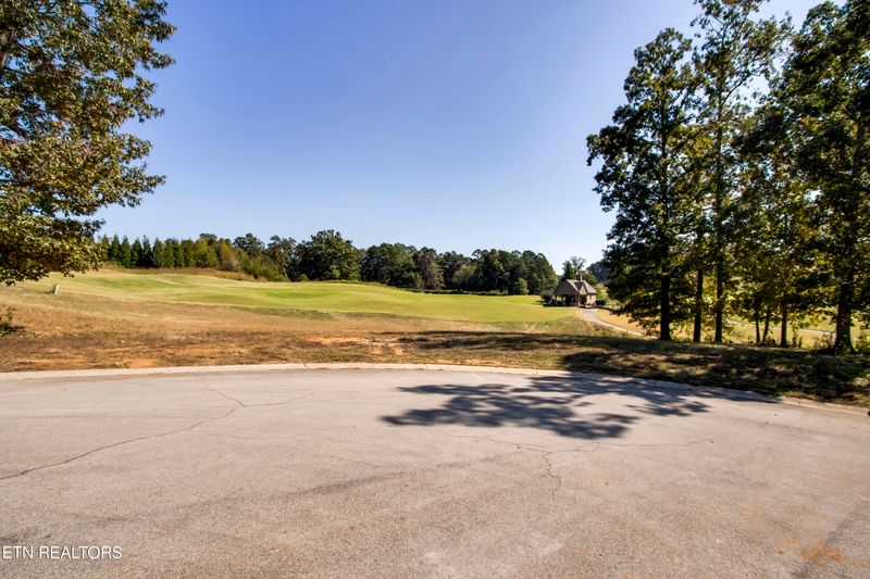 893 Gallery Ct, Lenoir City, TN 37772
