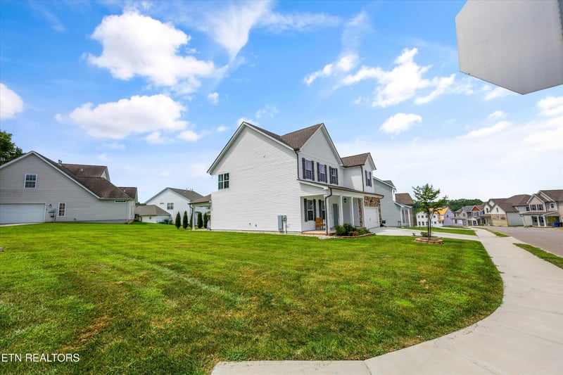 8930 Queensdale Ln, Knoxville, TN 37924