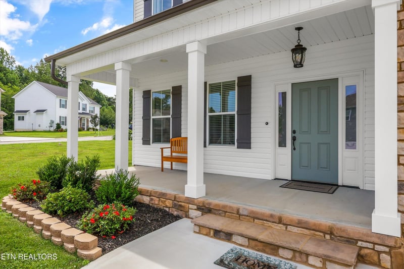 8930 Queensdale Ln, Knoxville, TN 37924