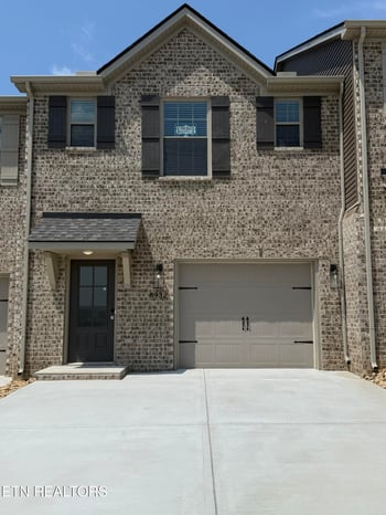 8932 Keenberg Ln, Knoxville, TN 37931