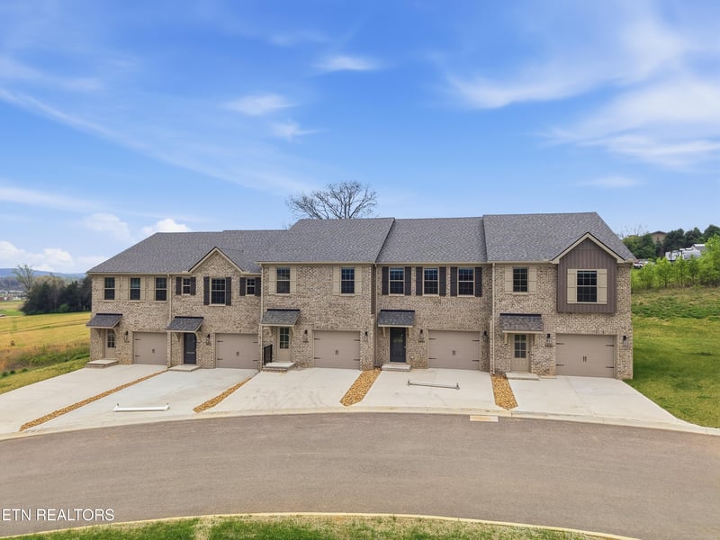 8934 Keenberg Ln, Knoxville, TN 37931