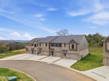 8934 Keenberg Ln, Knoxville, TN 37931