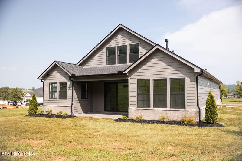 894 Black Bear Cir, Loudon, TN 37774