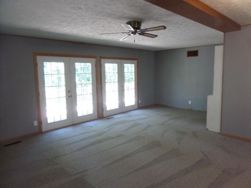 894 W Outer Dr, Oak Ridge, TN 37830
