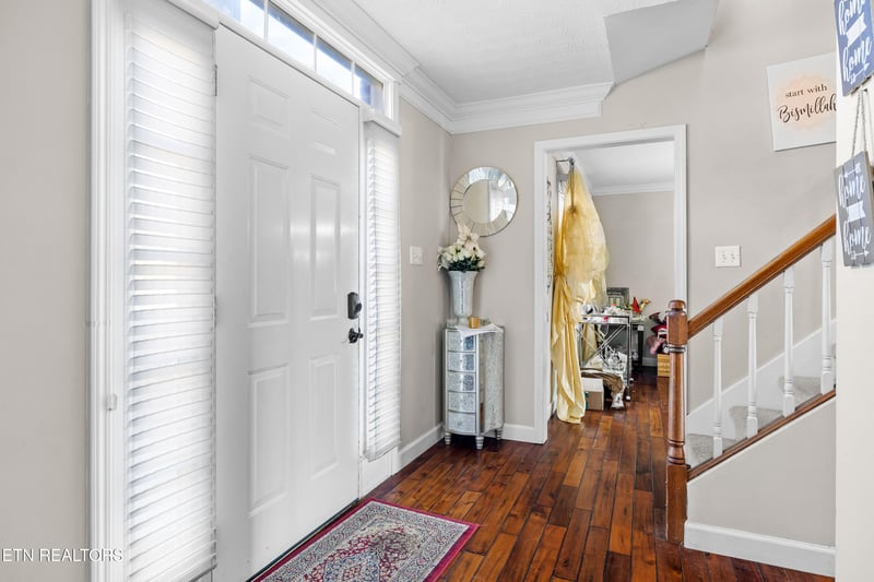 8946 Maple Ridge Ln, Knoxville, TN 37923