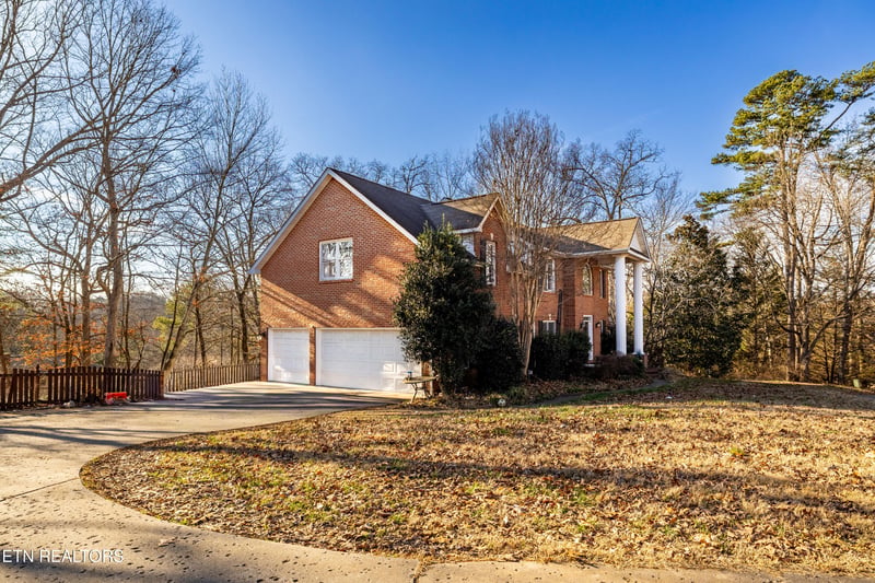 8946 Maple Ridge Ln, Knoxville, TN 37923