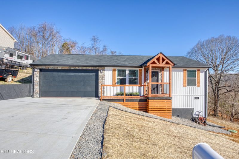 895 N Ridgecrest Rd, Luttrell, TN 37779