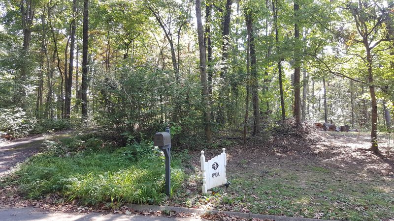 895 W Outer Dr, Oak Ridge, TN 37830