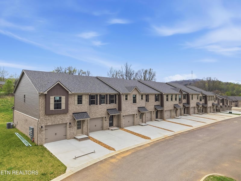 8952 Keenberg Ln, Knoxville, TN 37931