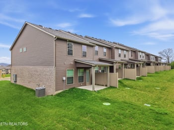 8954 Keenberg Ln, Knoxville, TN 37931