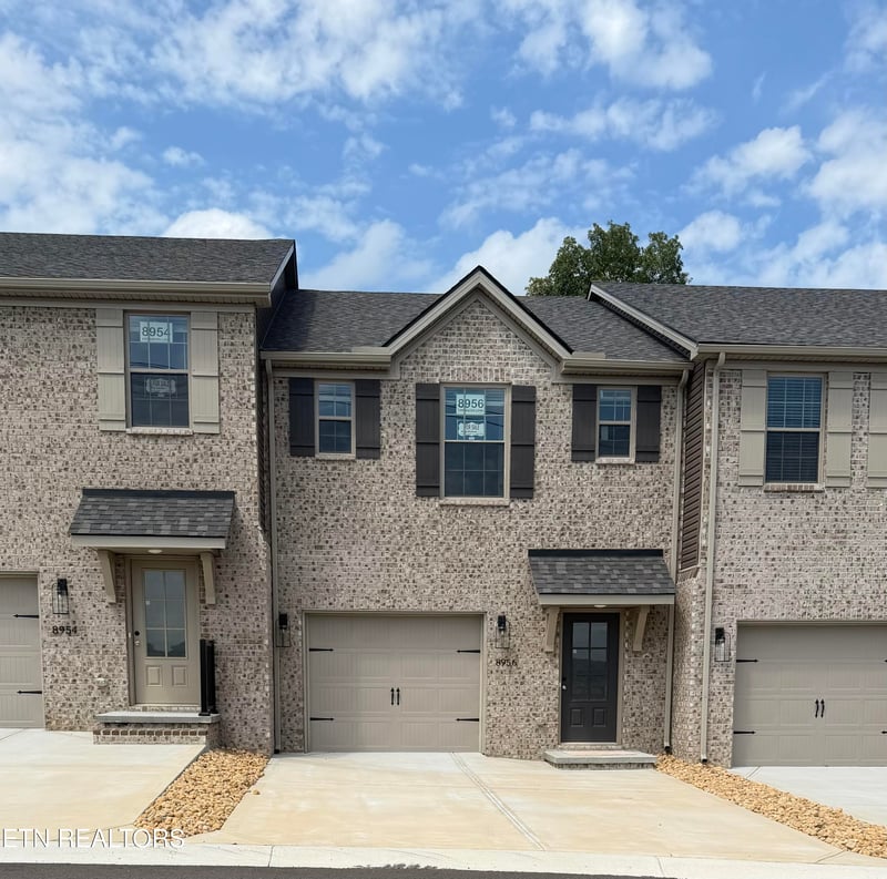 8956 Keenberg Ln, Knoxville, TN 37931