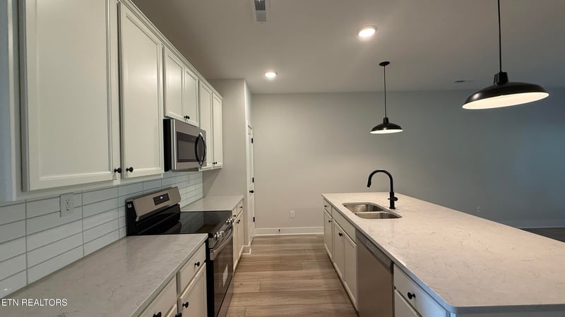 8958 Keenberg Ln, Knoxville, TN 37931